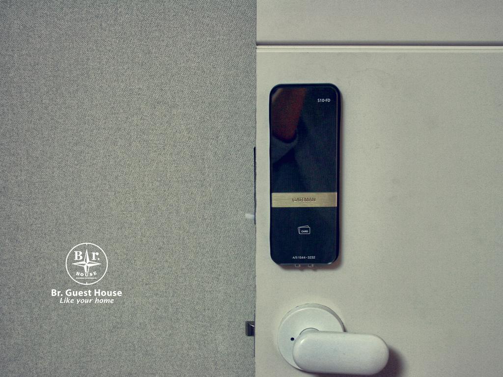 Br. Guesthouse Hongdae Seoul Phòng bức ảnh