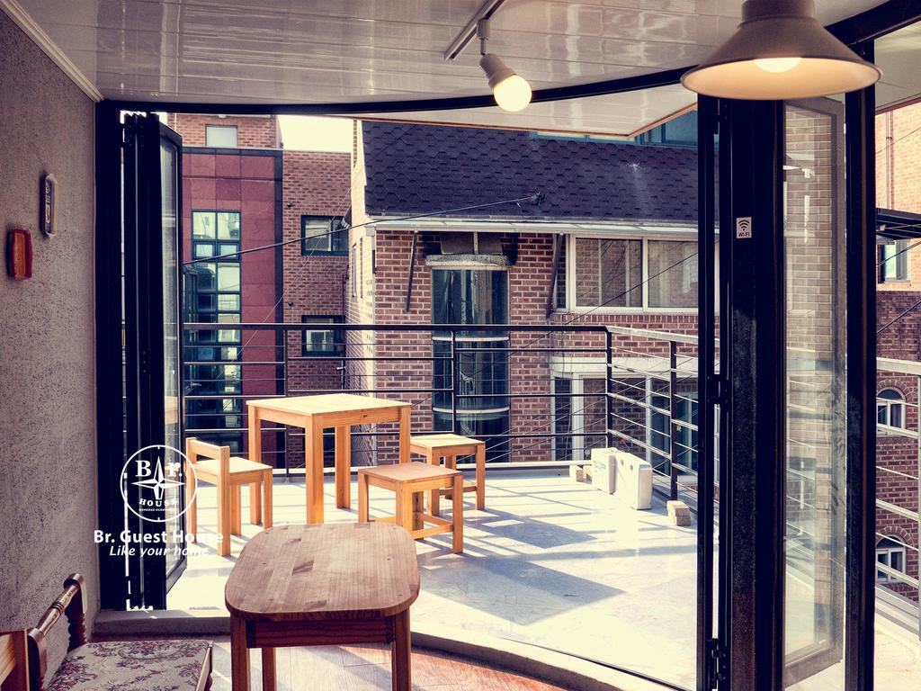 Br. Guesthouse Hongdae Seoul Ngoại thất bức ảnh