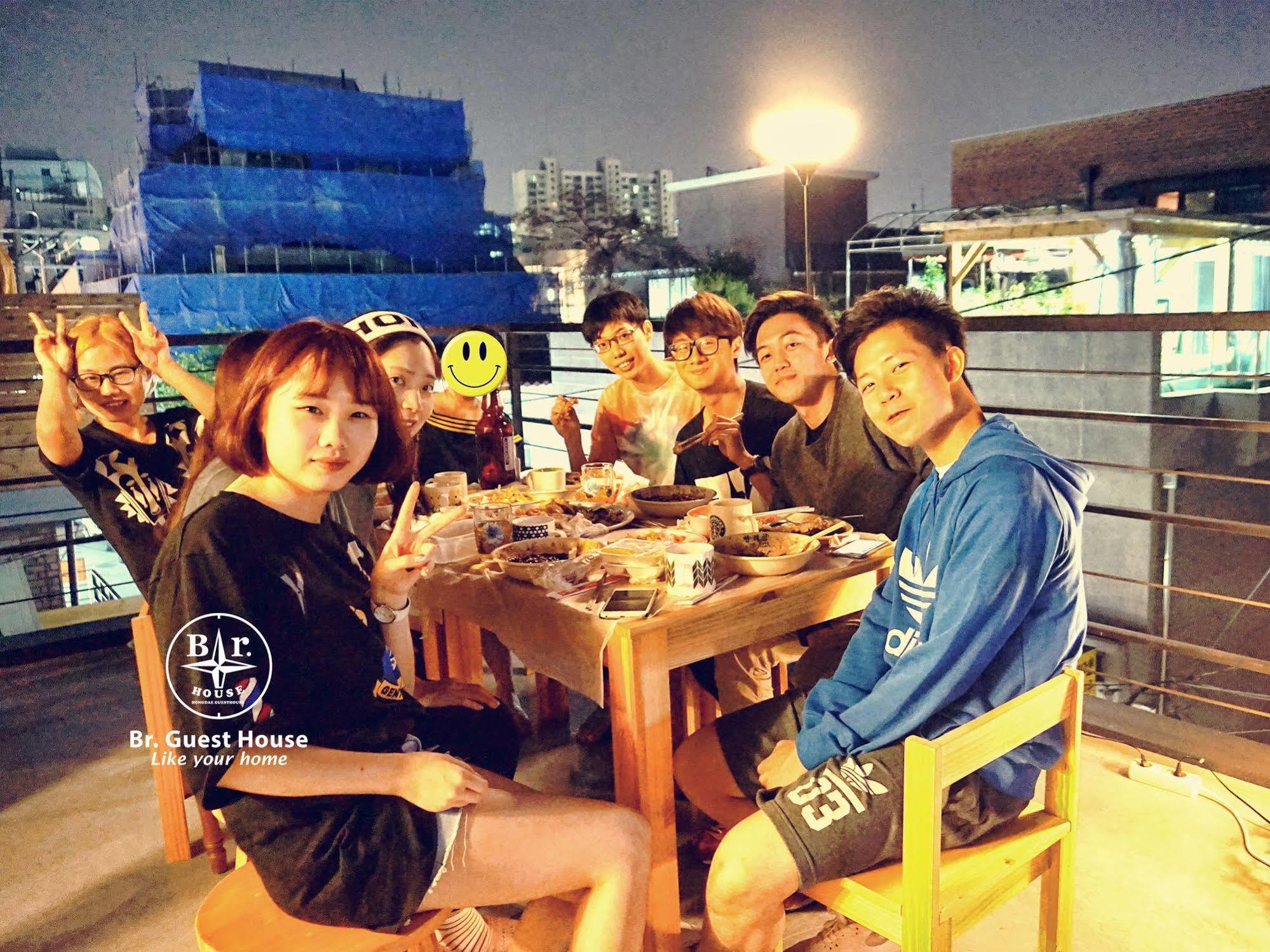 Br. Guesthouse Hongdae Seoul Ngoại thất bức ảnh