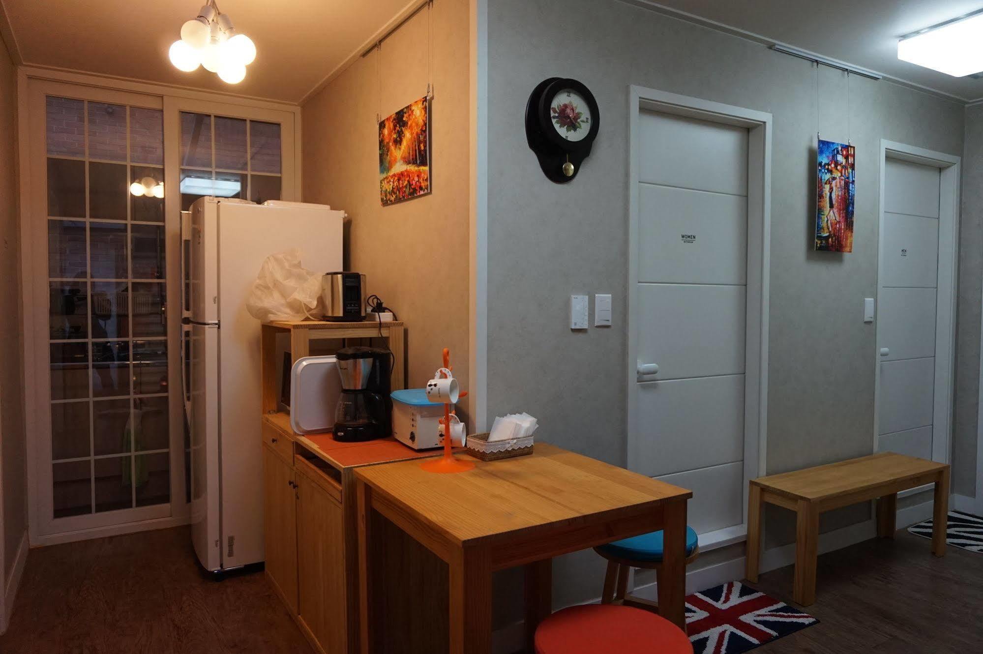 Br. Guesthouse Hongdae Seoul Ngoại thất bức ảnh